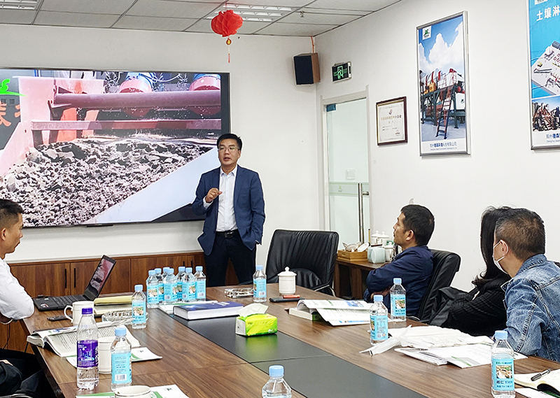 華中科技大學(xué)、中南大學(xué)一行蒞臨德森生產(chǎn)基地會談