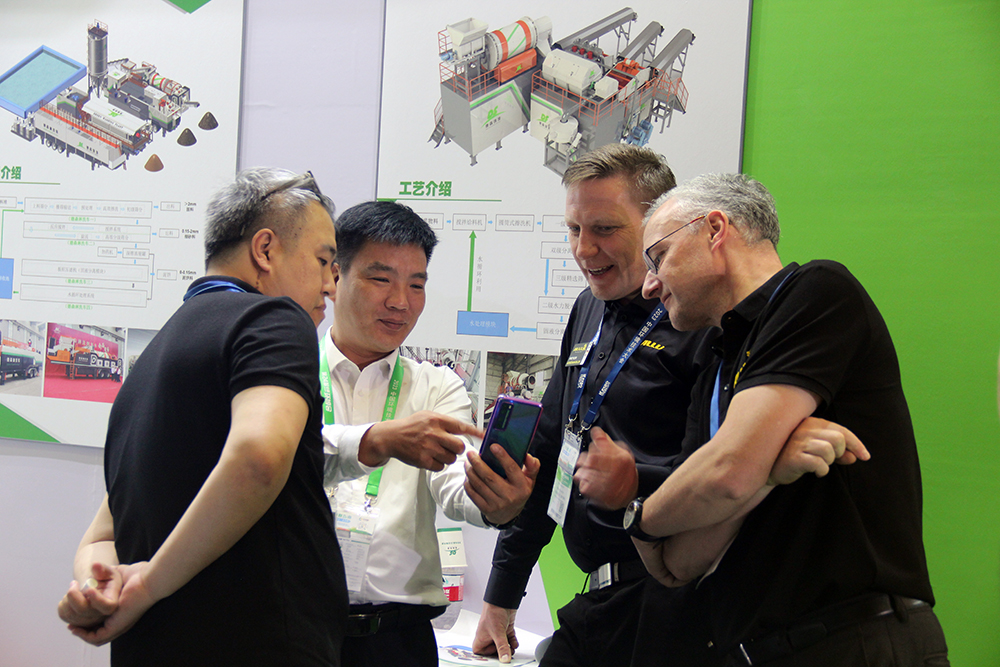 德森攜移動淋洗修復裝備亮相上海環(huán)博會.jpg 德森攜移動淋洗修復裝備亮相上海環(huán)博會