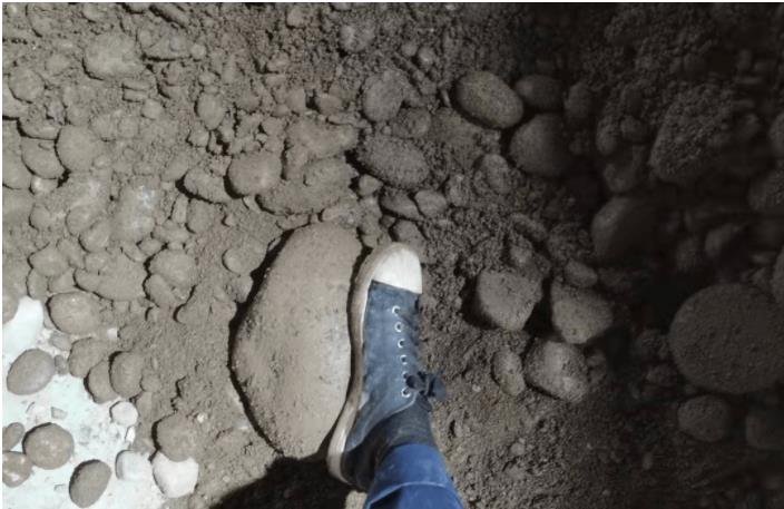 污染土壤現(xiàn)場(chǎng)的石塊大小